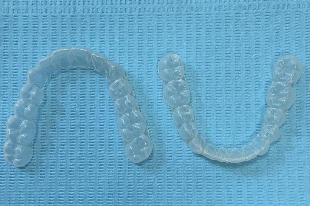 クリアリテーナー