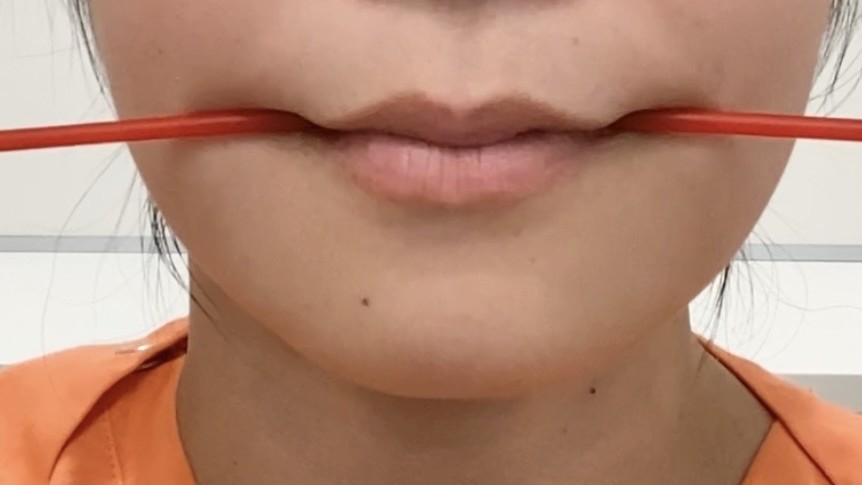 口腔筋機能療法(MFT)の手順を紹介している画像（鼻呼吸で30分過ごす）